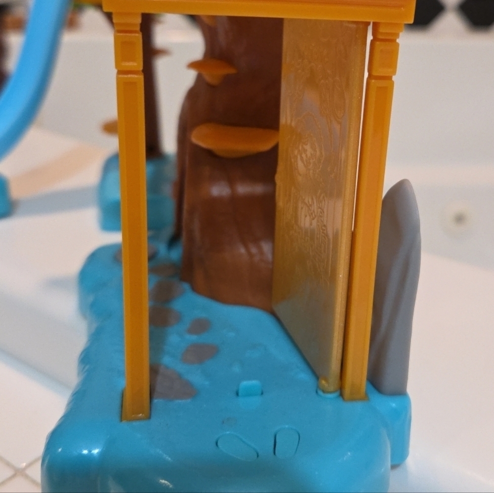 Disney Encanto Antonio's Tree House Play Set Incomplete Set No Box - Picture 6 of 9